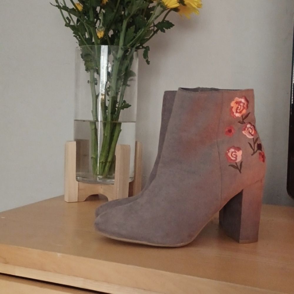 Report Women's Floral Heel Boots